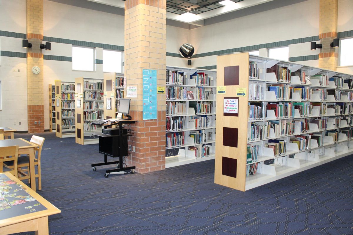 MPHS has an extensive media center, including a vast library section